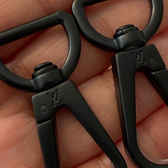 Louis Vuitton black clasp - Picture 4 of 15